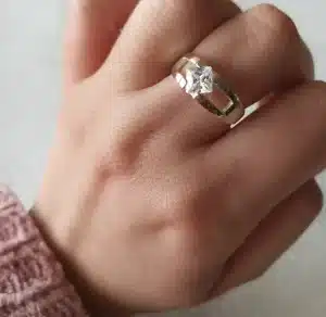 Anillo Isa en Plata 925, circonia y detalles en doublé de oro