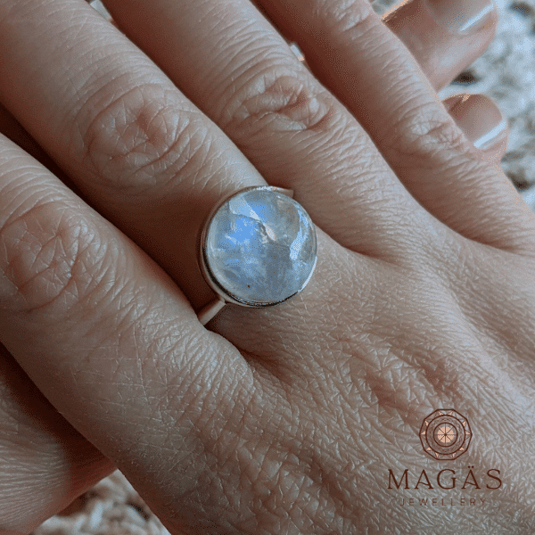 Anillo Amelia en Plata 925 y Piedra de la luna